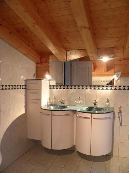 Ferienwohnung Haus Alpenperle Saas-Almagell Exterior foto