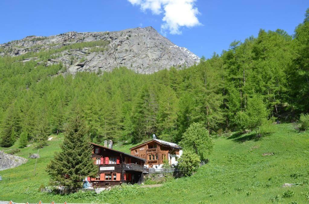 Ferienwohnung Haus Alpenperle Saas-Almagell Exterior foto