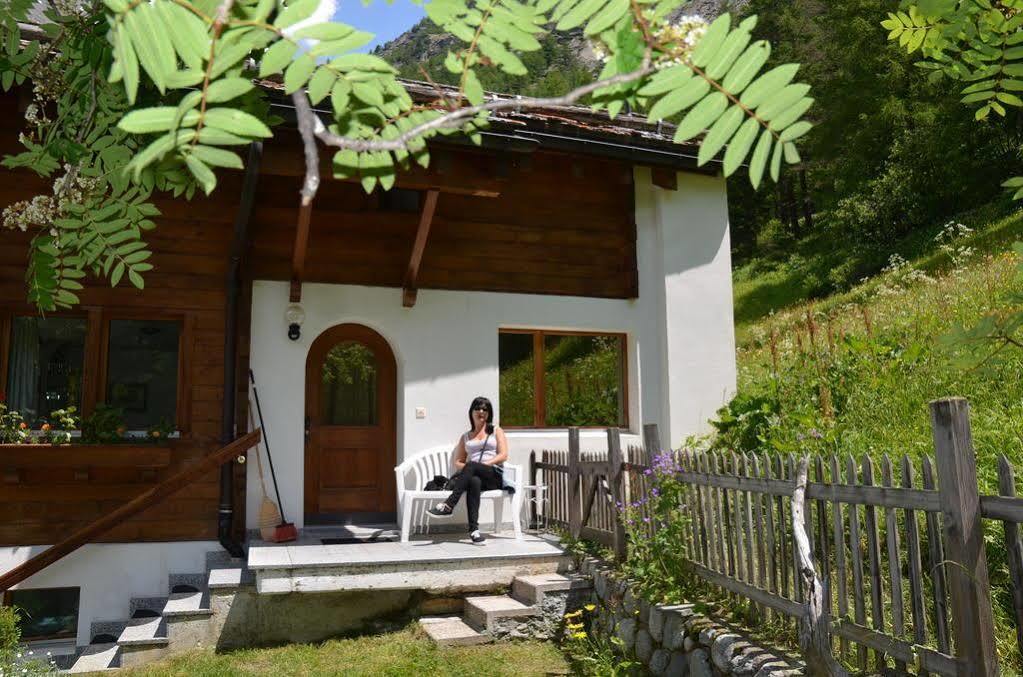 Ferienwohnung Haus Alpenperle Saas-Almagell Exterior foto