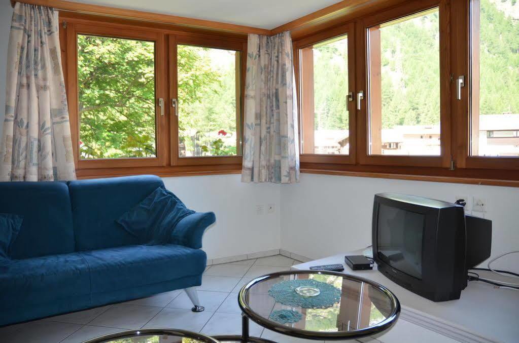 Ferienwohnung Haus Alpenperle Saas-Almagell Exterior foto